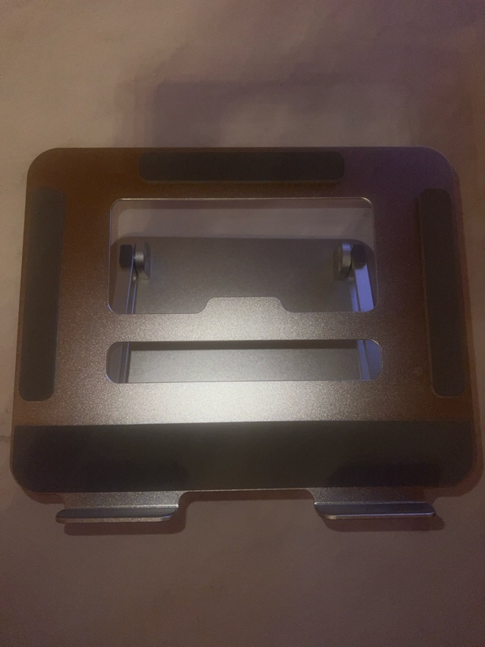 Adjustable Aluminum Laptop Stand - Silver